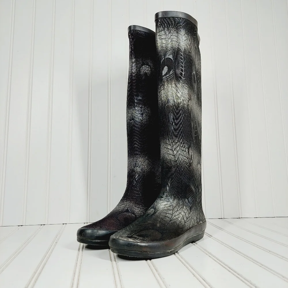 Volatile Black Light Stripes Feathers Black Slip On Tall Boots E61